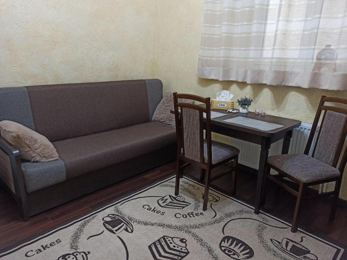 Квартира В Самом Центре Wi-Fi Apartamento Chernivtsi Exterior foto
